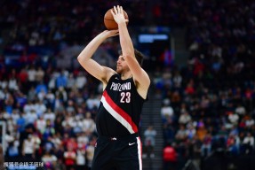 关于转折点！波特兰开拓者遗憾出局；CBA季后赛集结日攻防权衡；压力陡增；训练强度明显提升的信息