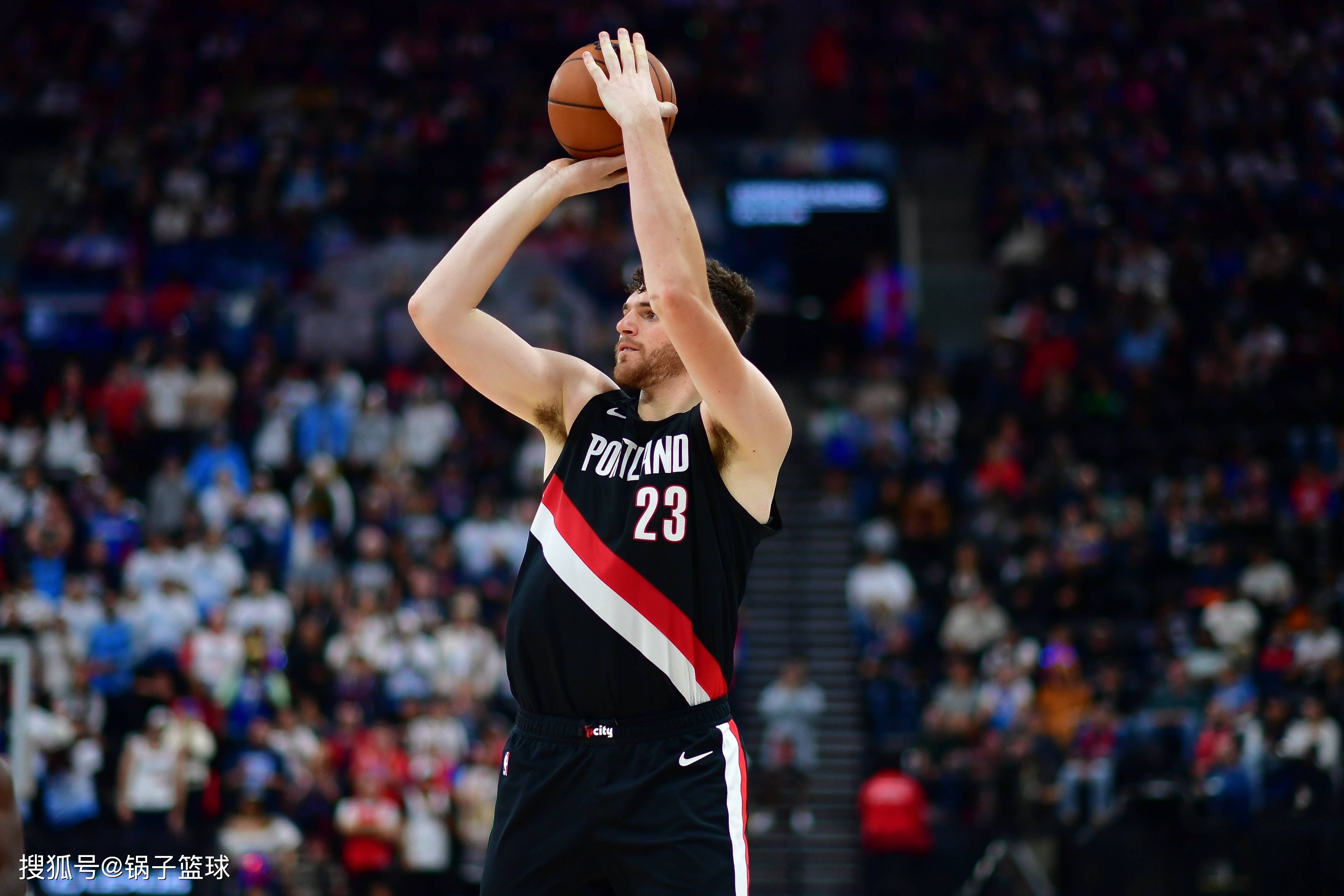 关于转折点！波特兰开拓者遗憾出局；CBA季后赛集结日攻防权衡；压力陡增；训练强度明显提升的信息