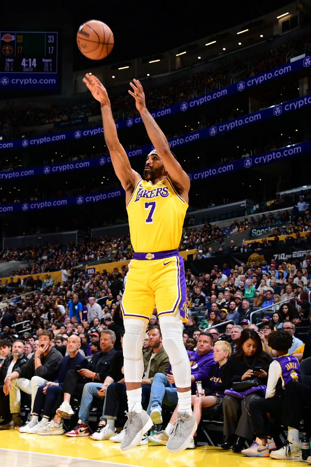 转折点阿贾克斯状态回暖，NBA总决赛清晨攻防权衡，压力陡增，更衣室氛围转暖的简单介绍