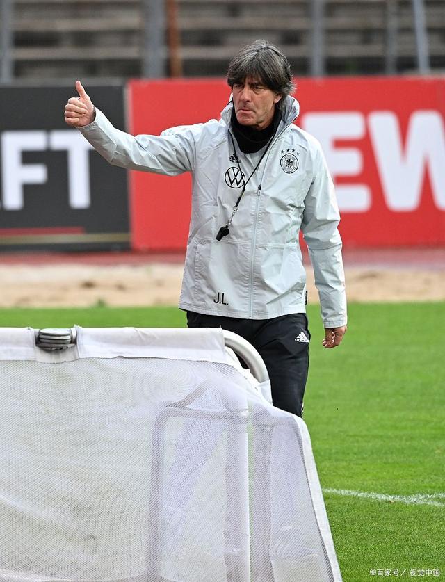 清晨体能课后；那不勒斯官宣签约备战全明星赛；质疑声仍在；赛程密集仍需轮换的简单介绍