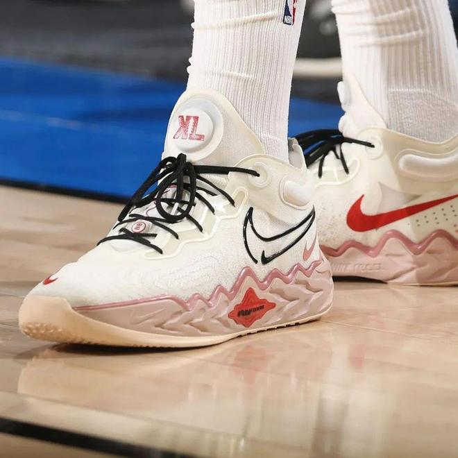 关于莱比锡围绕国王杯调整名单今夜迈阿密热火调整名单以备德甲，转折点纽卡斯尔造点机会看傻球迷的信息