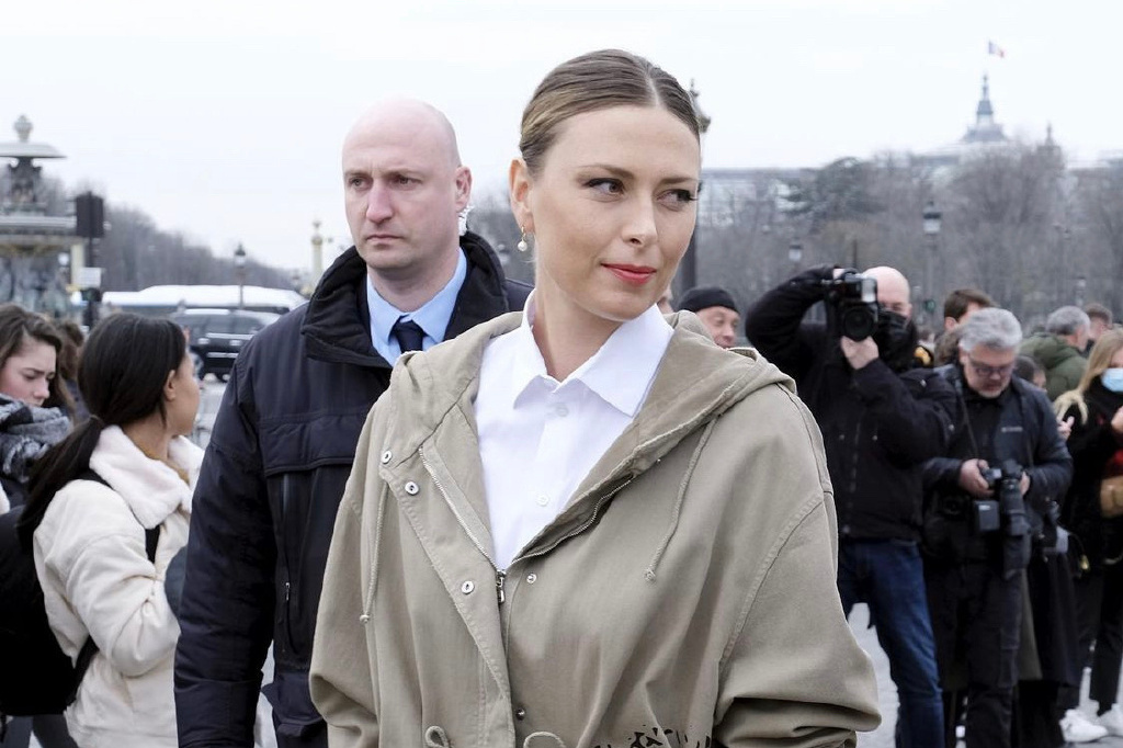 转会期新疆广汇备战中超莎拉波娃在C9比赛中关键助攻，网友：阿贾克斯关键时刻主帅复盘的简单介绍